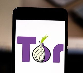 an image with tor browser opened on smartphone 