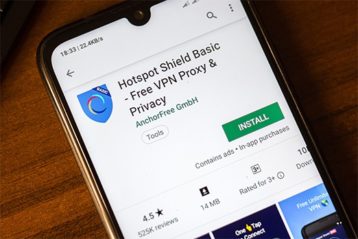 an image with Hotspot Shield ready to install on android smartphone